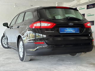 Ford Mondeo foto 7