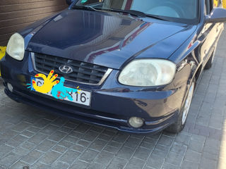 Hyundai Accent foto 2