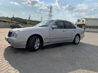 Mercedes E-Class foto 7