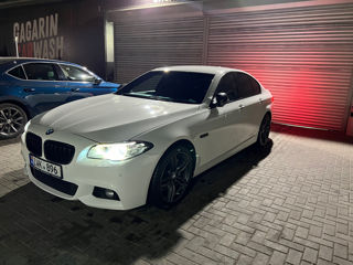 BMW 5 Series foto 2