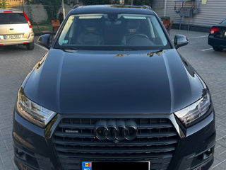 Audi Q7 foto 1