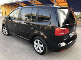 Volkswagen Touran foto 3