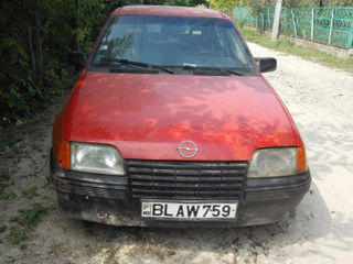 Opel Kadett, 1985