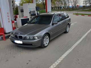 BMW 5 Series foto 3