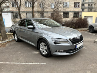 Skoda Superb foto 2