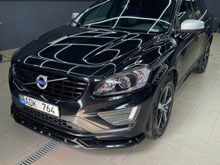 Volvo XC60 фото 0