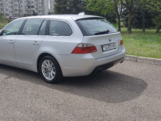 BMW 5 Series Touring foto 9