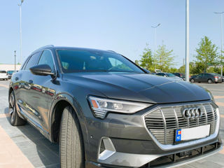 Audi e-tron foto 3