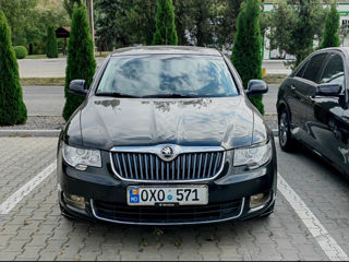 Skoda Superb foto 1