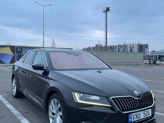 Skoda Superb foto 2