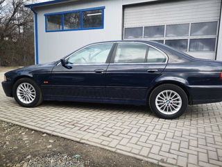 BMW 5 Series foto 4