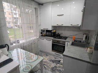 Apartament cu 3 camere, 60 m², 9 cartier, Bălți foto 2