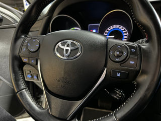 Toyota Auris фото 12