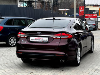 Ford Fusion foto 4