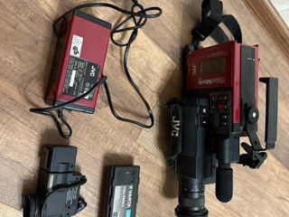 Продам касетную камеру JVC foto 2