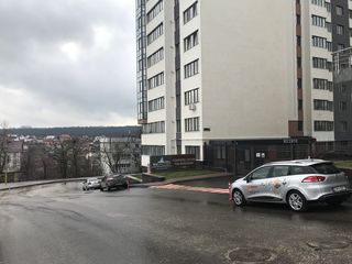 Teren, spre chirie, pentru amplasarea chioscurilor comerciale. foto 2