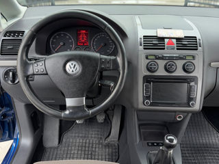 Volkswagen Touran foto 10