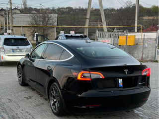 Tesla Model 3 foto 9