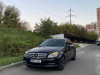 Mercedes C-Class foto 2