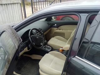 Ford Mondeo foto 2