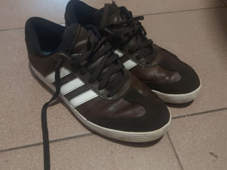 Vind pantofi soprt Adidas foto 1