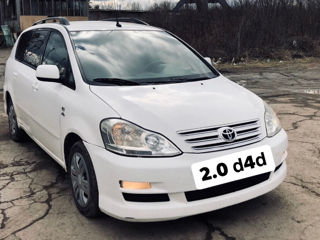 Запчасти Toyota Avensis Verso 2.0 d4d foto 2