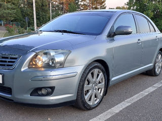 Toyota Avensis foto 1