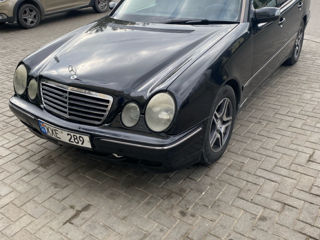 Mercedes E-Class foto 4