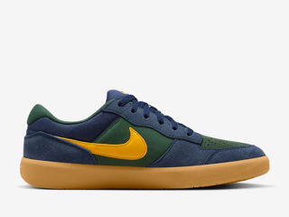 Nike     sint noi ,     mar 43