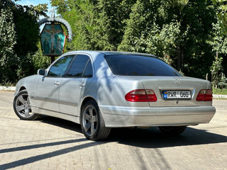 Mercedes E-Class foto 6