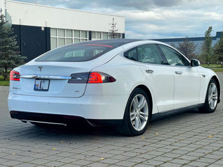 Tesla Model S foto 3