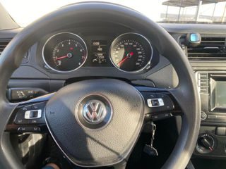 Volkswagen Jetta foto 4