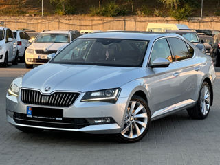 Skoda Superb foto 4