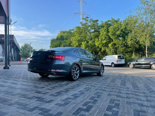 Skoda Superb foto 2