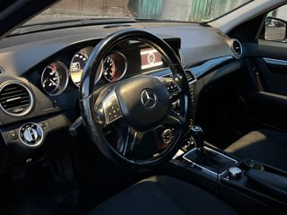 Mercedes C-Class foto 4