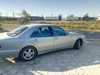 Mercedes E Class foto 3