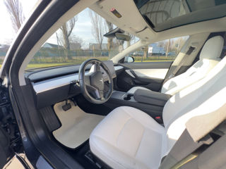 Tesla Model 3 foto 3