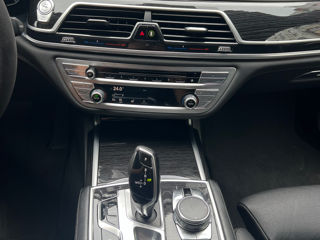 BMW 7 Series foto 12