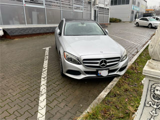 Mercedes C-Class foto 2