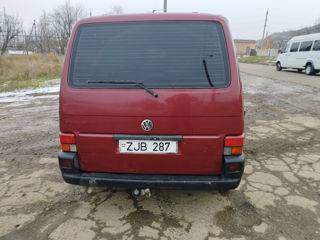 Volkswagen Caravelle foto 4