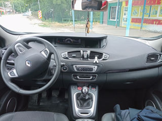 Renault Grand Scenic foto 2