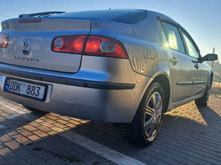 Renault Laguna foto 2