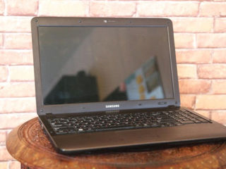 Samsung 15.6 - intel Core i5 4x 3.10ghz, 8GB RAM, HDD 500GB, Radeon HD graphics