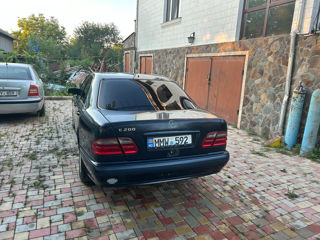 Mercedes E-Class foto 8