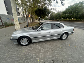 BMW 7 Series foto 2