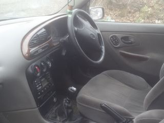 Ford Mondeo foto 2