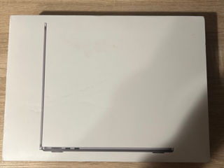 MacBook Air M2 13.6 inch (8GB RAM / 256GB SSD)