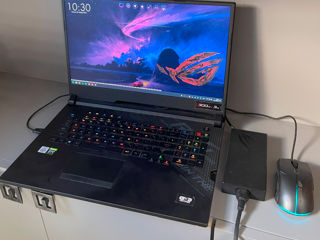 Asus ROG Strix SCAR 17 Gaming Laptop foto 2