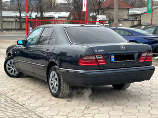 Mercedes E-Class foto 4