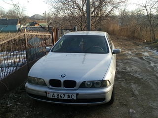 BMW 5 Series foto 1